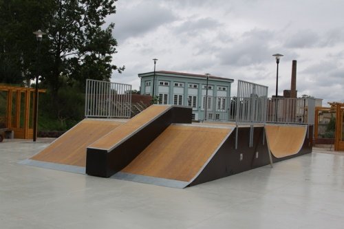 Boulevard Zaganer Innenstadt "Am Bobr" Skaterbahn Boulevard Zaganer Innenstadt "Am Bobr" Skaterbahn
