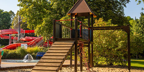 Kletterinsel auf dem Spielplatz