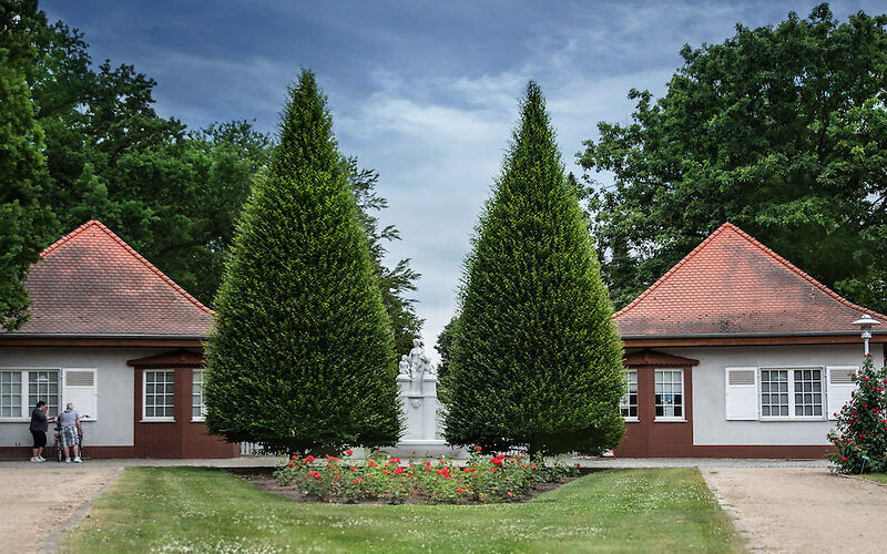 Historischer Haupteingang des Ostdeutschen Rosengartens