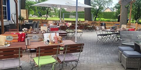 Lausitzer Sperlingsstüb'l im Grünen, Foto: Lausitzer Sperlingsstüb'l , Lizenz: Lausitzer Sperlingsstüb'l