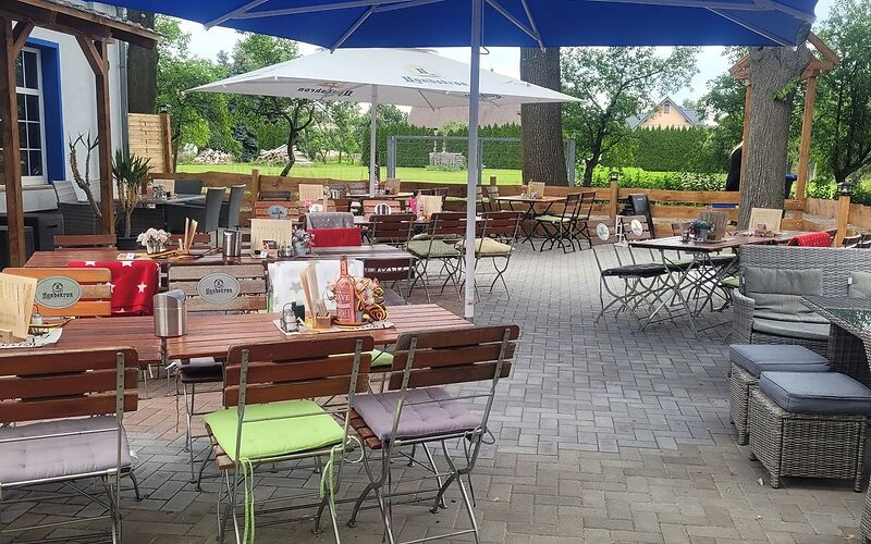 Lausitzer Sperlingsstüb'l im Grünen, Foto: Lausitzer Sperlingsstüb'l , Lizenz: Lausitzer Sperlingsstüb'l