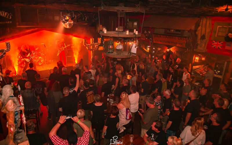 Außenbereich des Manitu, Foto: Pfitzmann